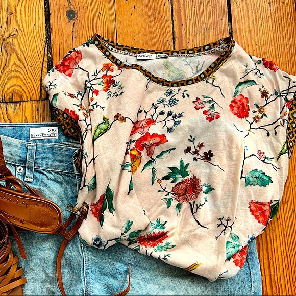 Gorgeous ZARA COLLECTION Top - Size Small - Picture 8 of 11